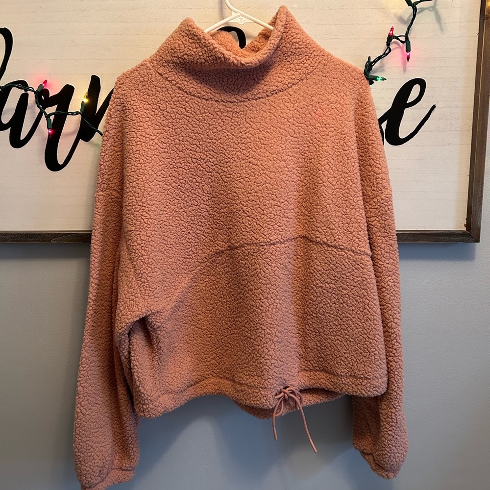 Medium Fuzzy Teddy Pullover